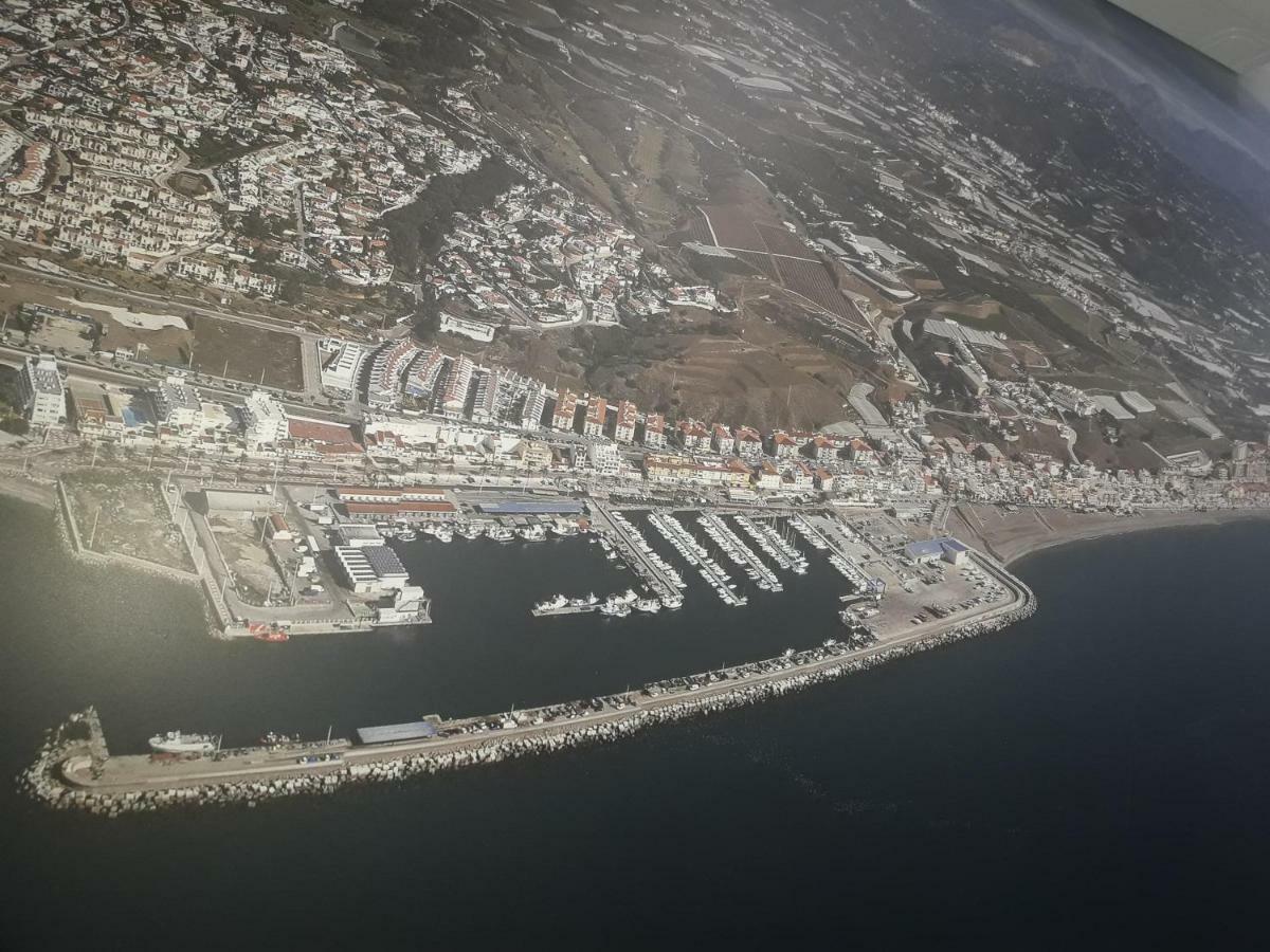 Brisas del mar Caleta De Velez Exterior foto